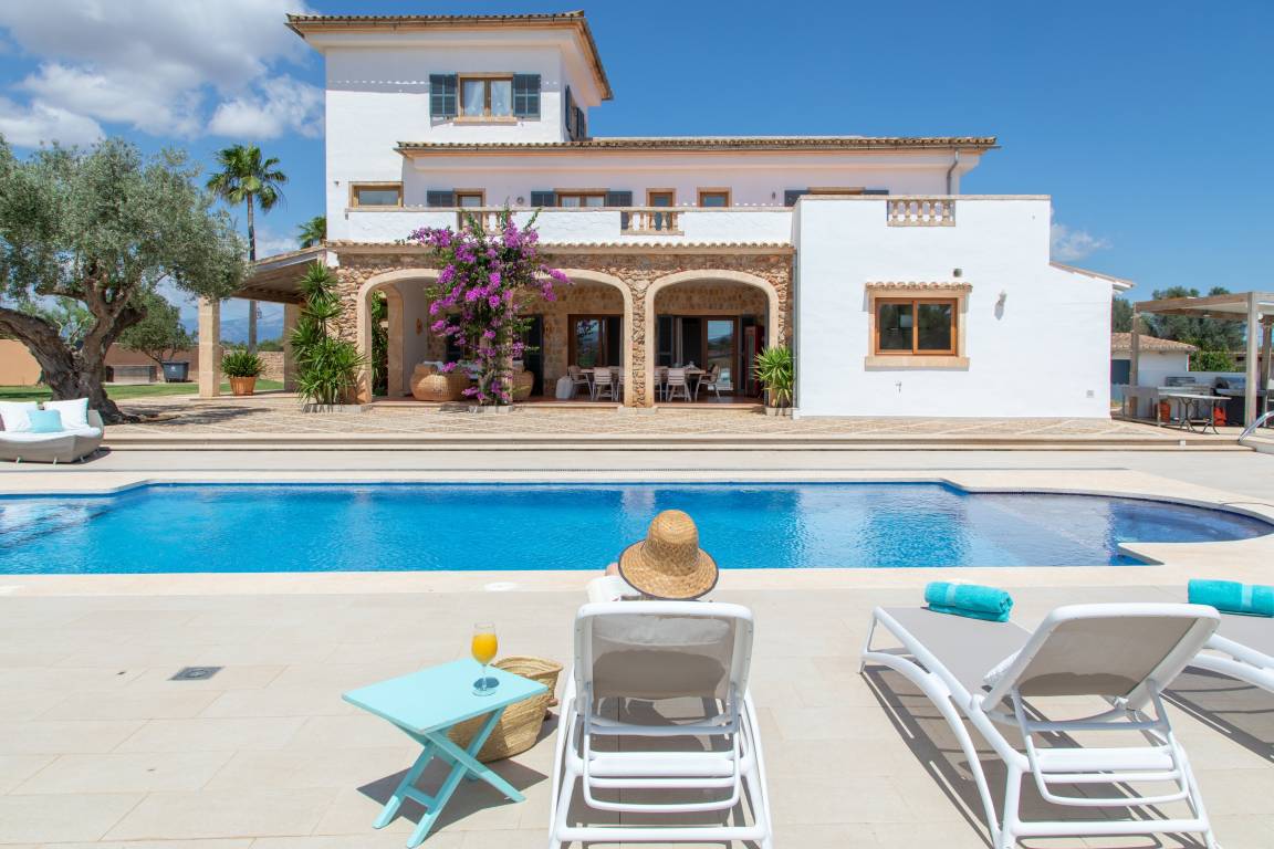 600 M² Villa ∙ 6 Habitaciones ∙ 12 Huéspedes - Santa Margarita