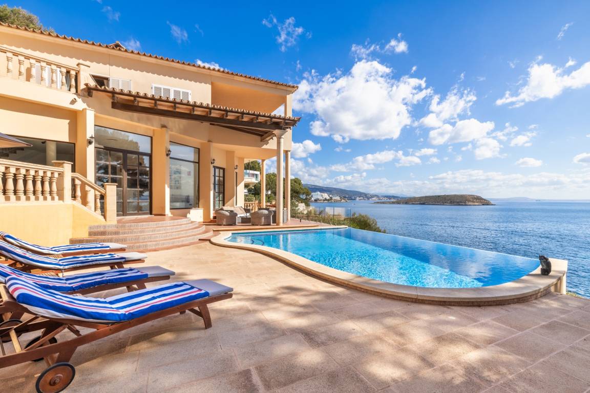 700 M² Villa ∙ 5 Bedrooms ∙ 10 Guests - Palma Nova