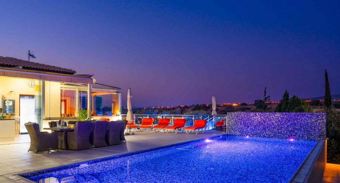 200 M² Villa ∙ 3 Bedrooms ∙ 6 Guests - Писсури