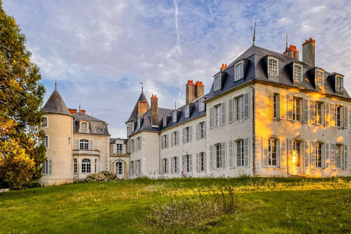 Château ∙ 24 Chambres ∙ 47 Personnes - Cher