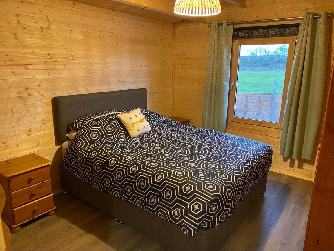 60 M² Cabin ∙ 2 Bedrooms ∙ 6 Guests - Warwickshire