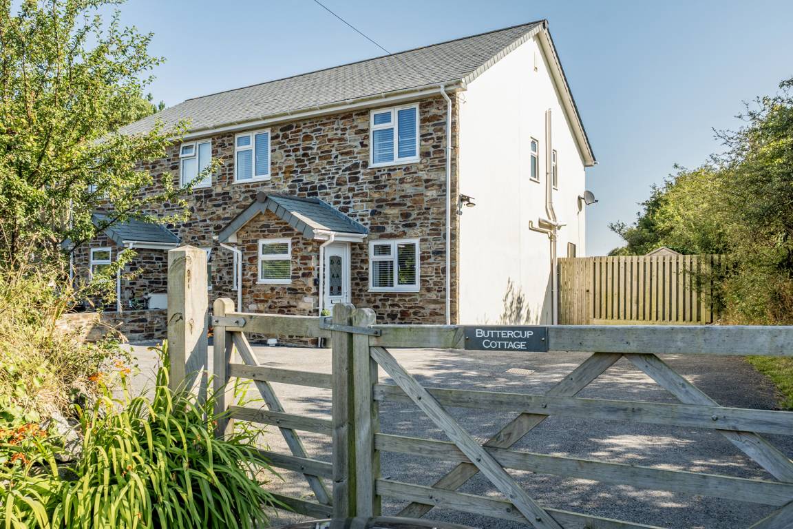 Cottage ∙ 3 Bedrooms ∙ 6 Guests - Constantine Bay