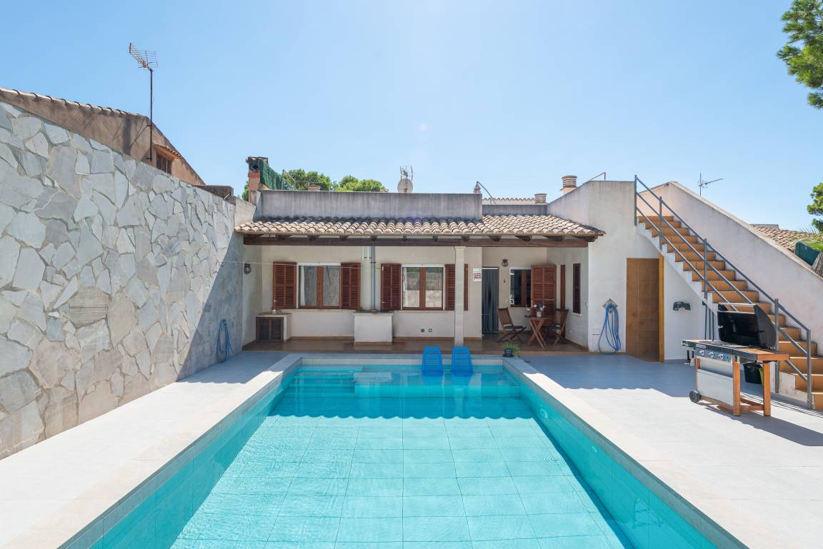 Hauptansicht vom Вилла: GARONDA VILLA - Ferienhaus für 6 Personen in Cala Pi.