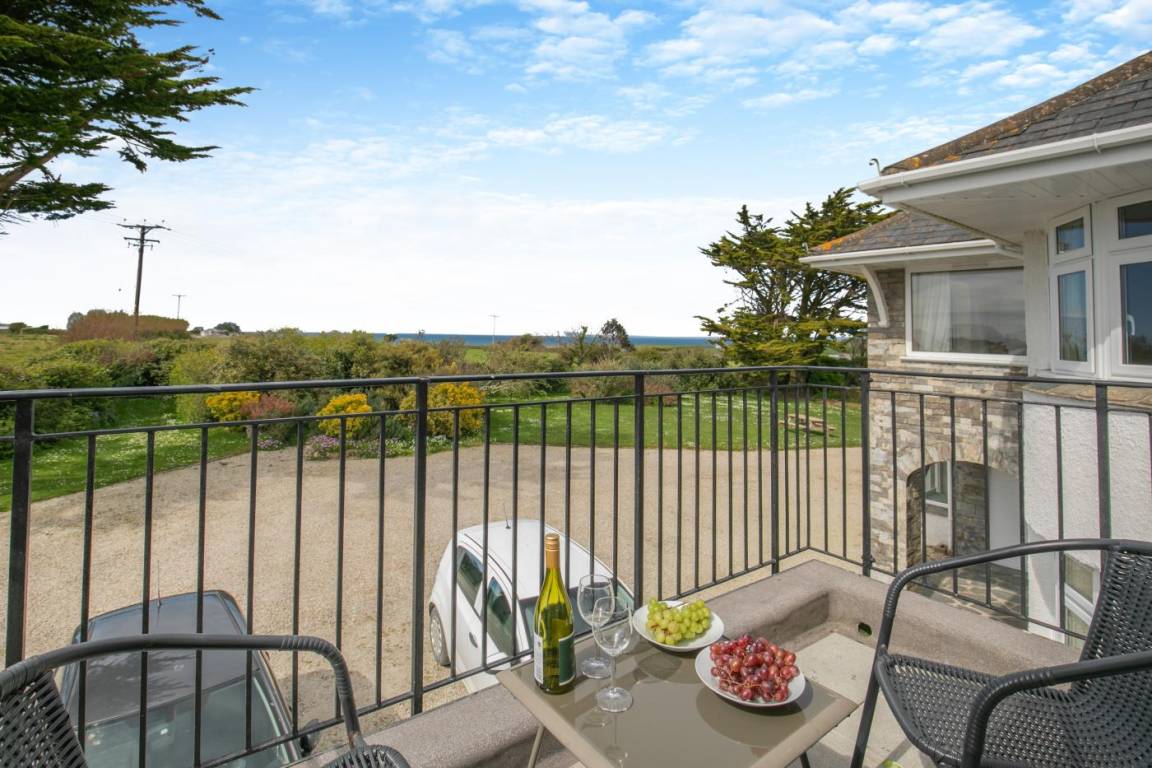 Apartment ∙ 2 Bedrooms ∙ 4 Guests - Constantine Bay