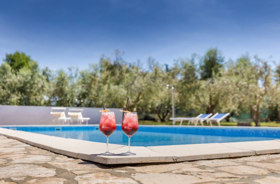 100 M² Villa ∙ 4 Bedrooms ∙ 8 Guests - Pula