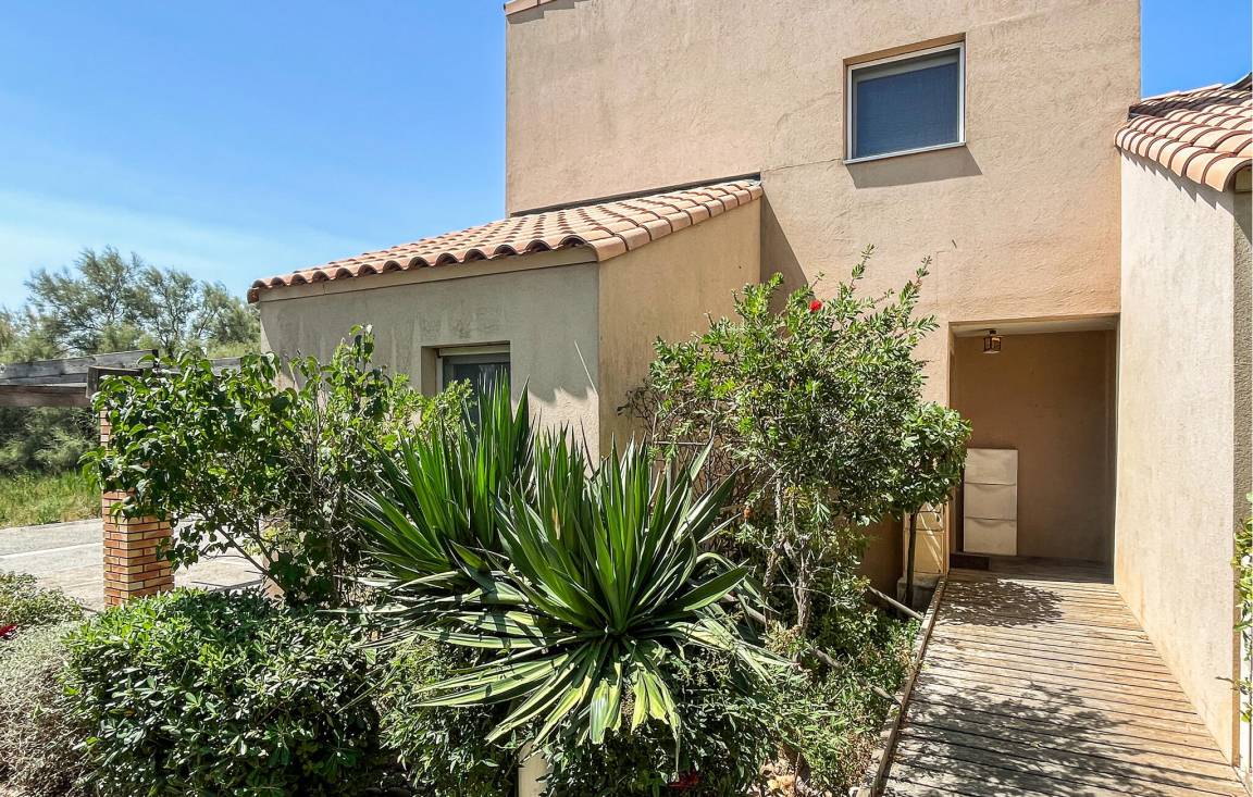 70 M² Talo ∙ 3 Makuuhuonetta ∙ 7 Vierasta - Arles