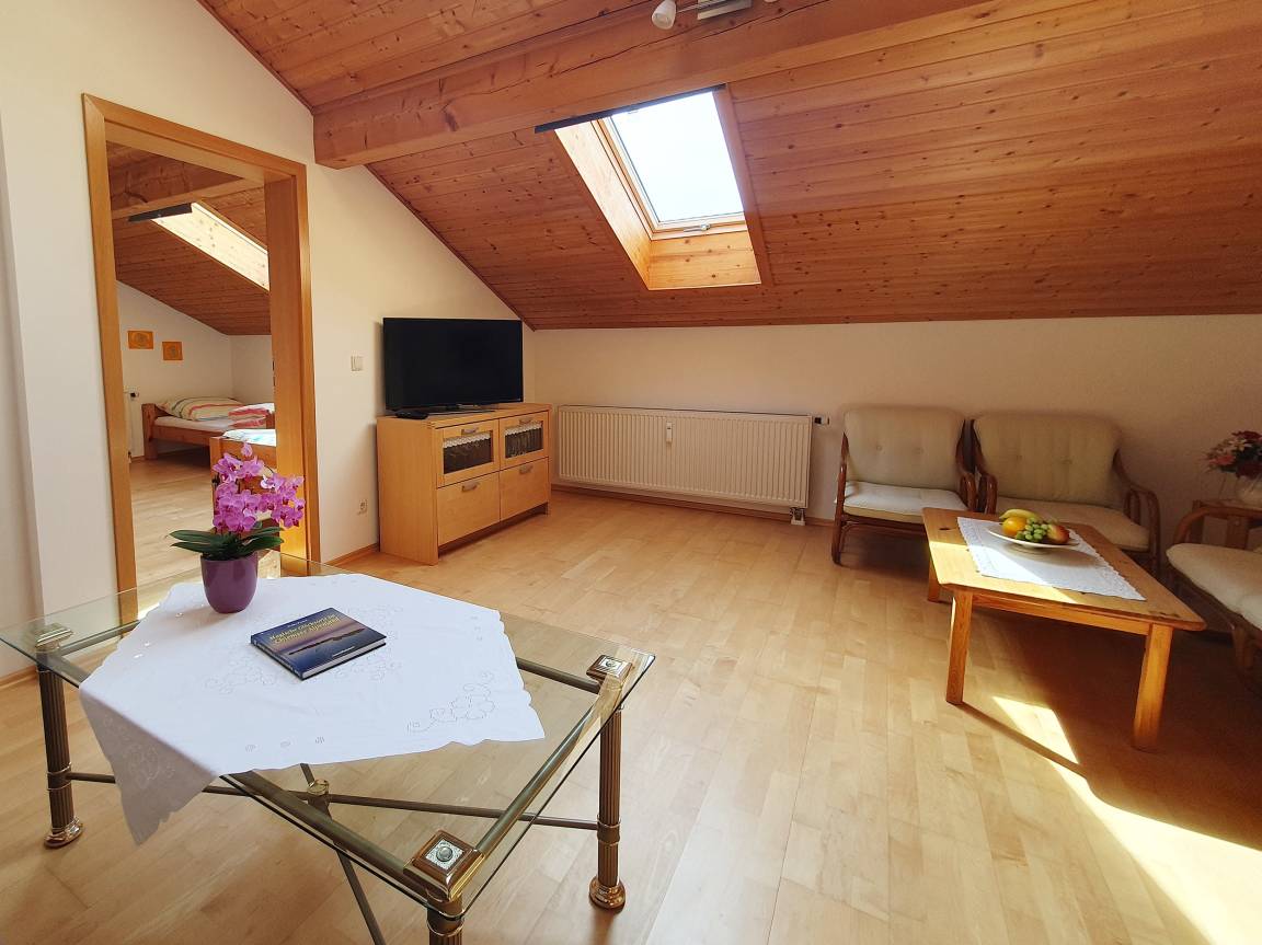 90 M² Ferienwohnung ∙ 2 Schlafzimmer ∙ 4 Gäste - Bernau am Chiemsee