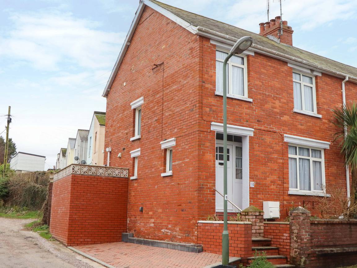 Cottage ∙ 3 Bedrooms ∙ 5 Guests - Paignton