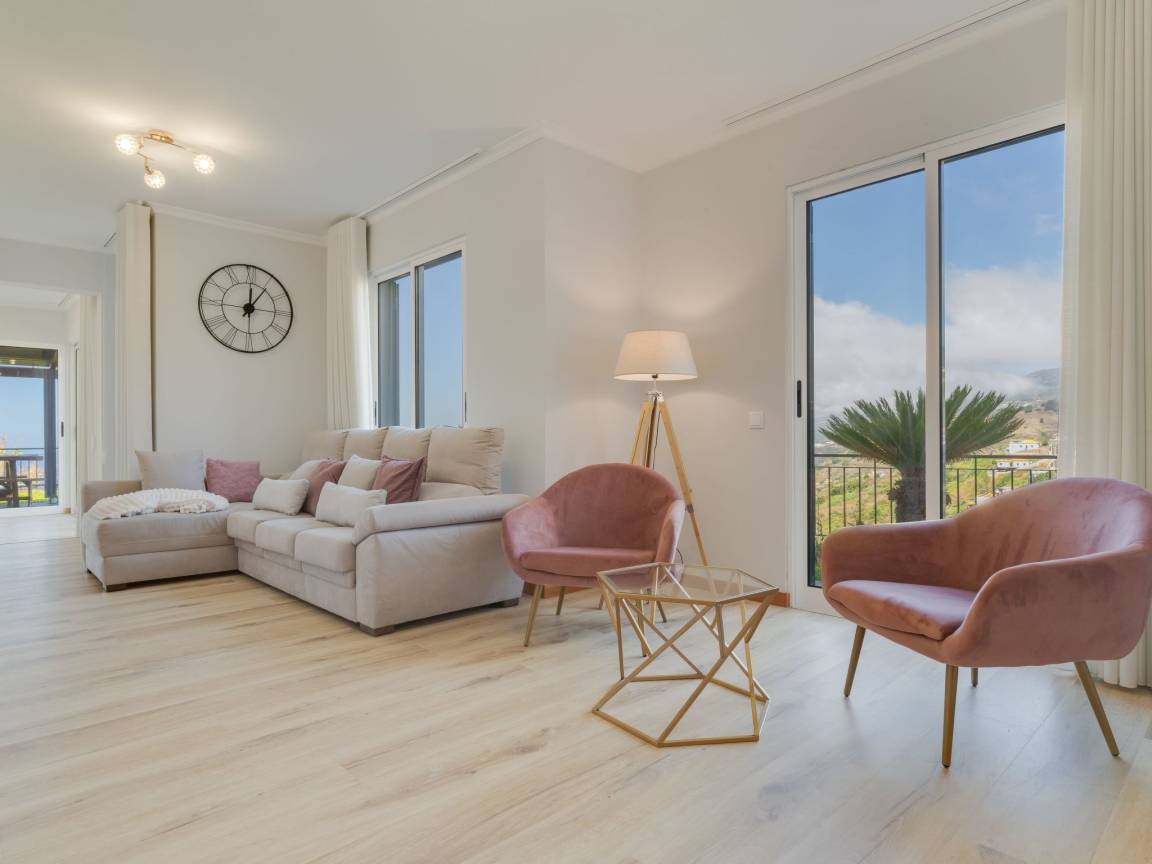 210 M² Ferienhaus ∙ 3 Schlafzimmer ∙ 8 Gäste - Ribeira Brava