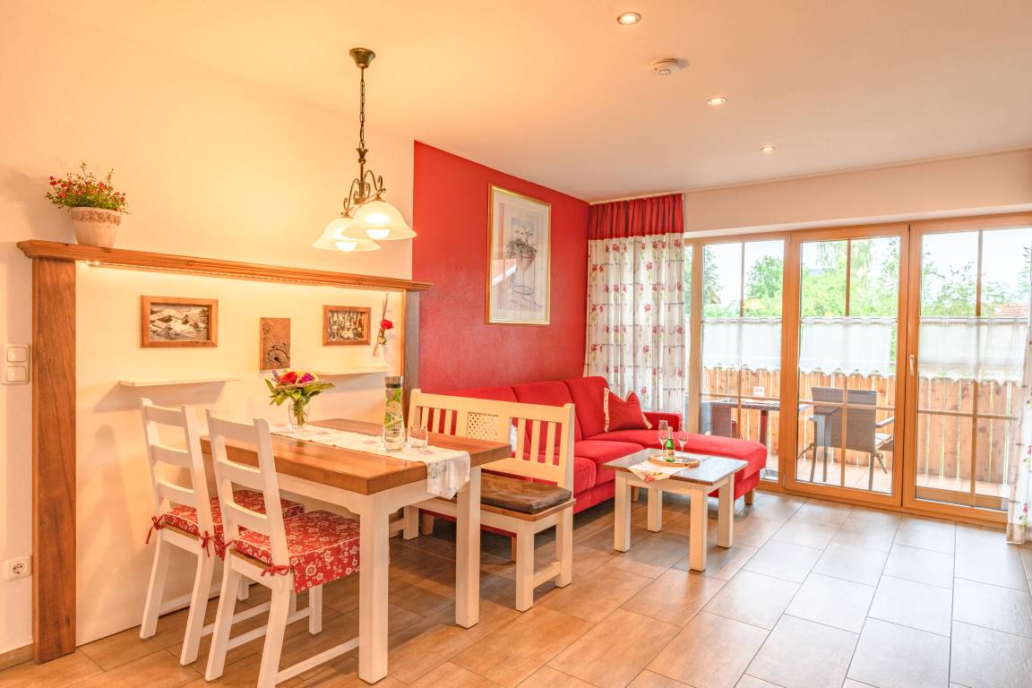 65 M² Ferienwohnung ∙ 2 Schlafzimmer ∙ 4 Gäste - Traunreut