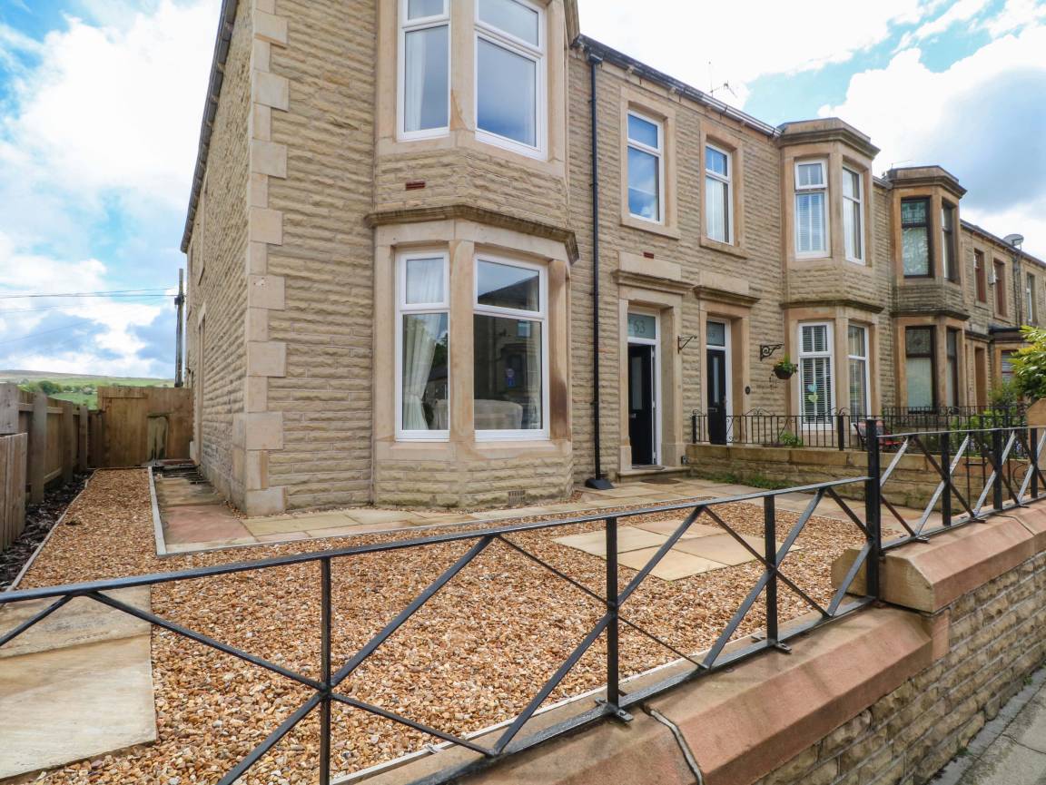 Cottage ∙ 4 Bedrooms ∙ 8 Guests - Lancashire