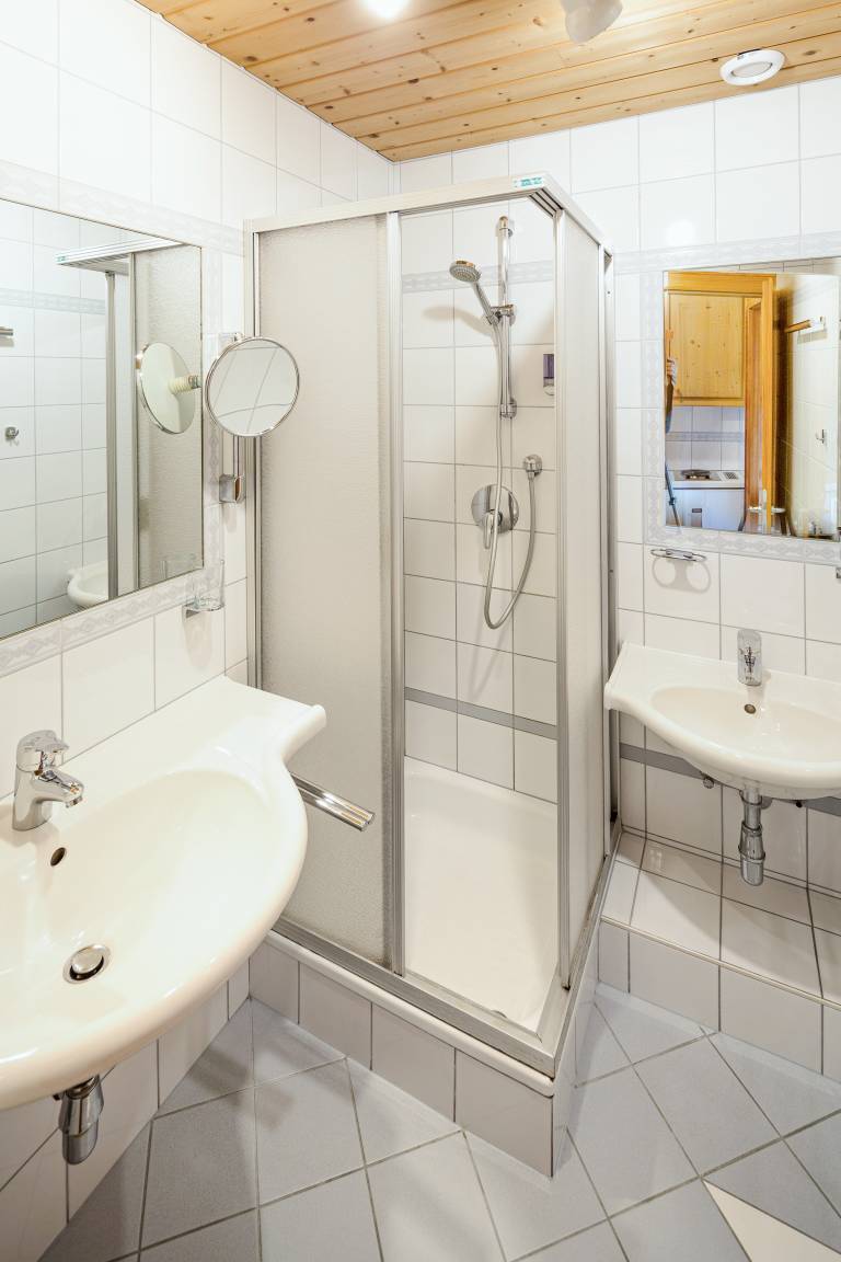 900 m² Ferienhaus ∙ 16 Schlafzimmer ∙ 50 Gäste – Bild 19