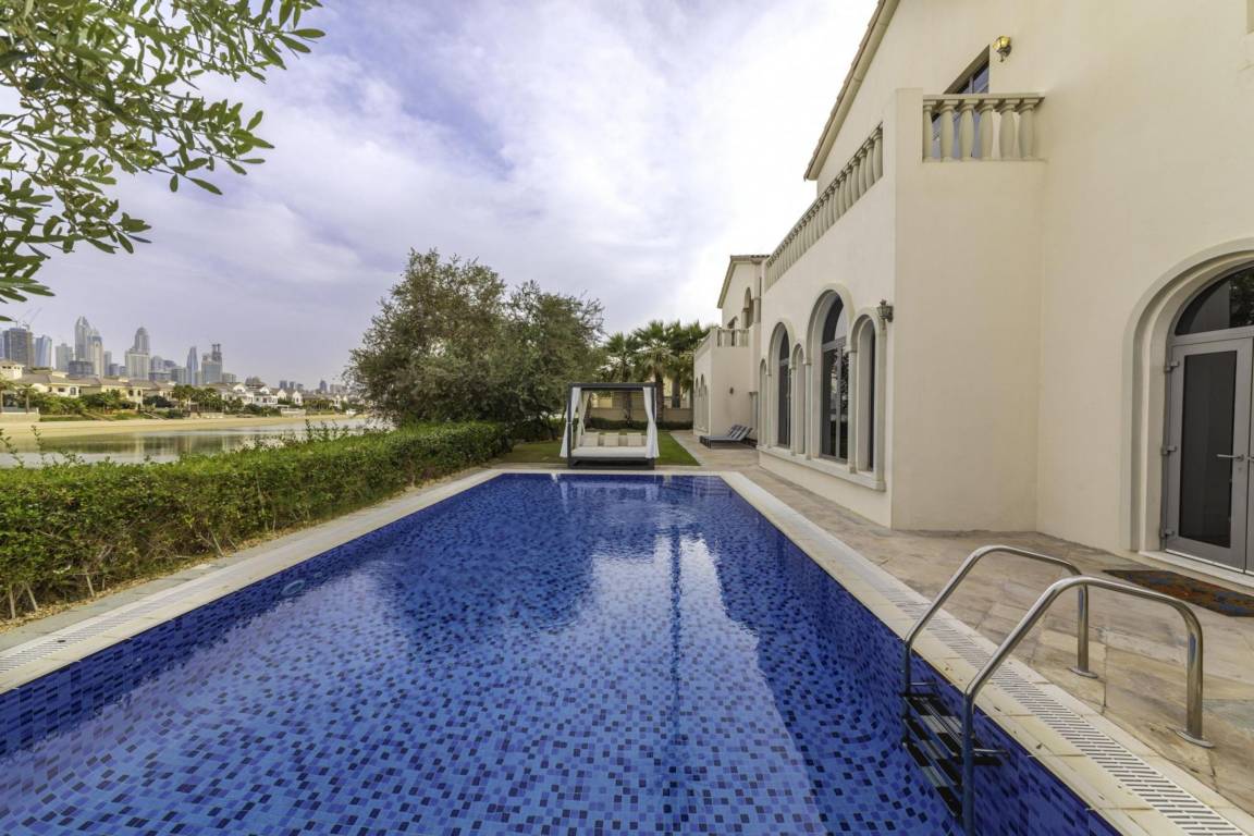 1246 M² Apartment ∙ 6 Bedrooms ∙ 12 Guests - Dubai