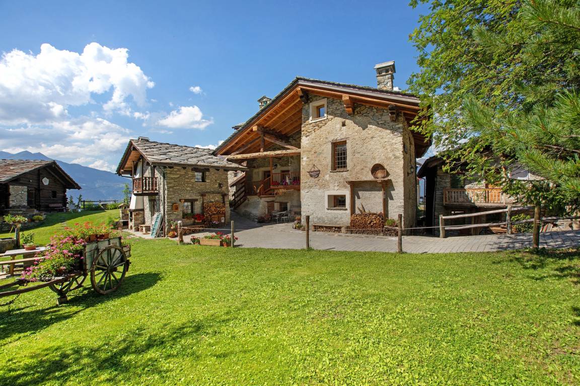 70 M² Apartamento ∙ 1 Habitación ∙ 4 Huéspedes - Cogne