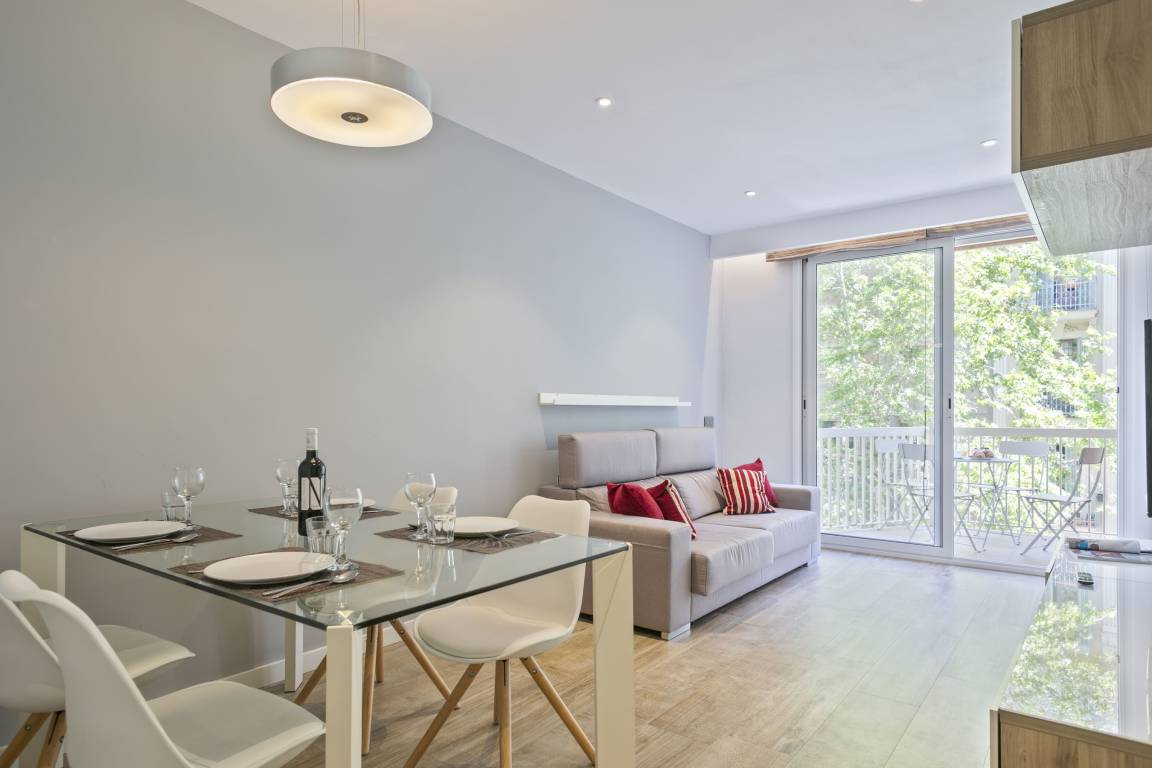 76 M² Apartment ∙ 4 Bedrooms ∙ 5 Guests - Barcelona