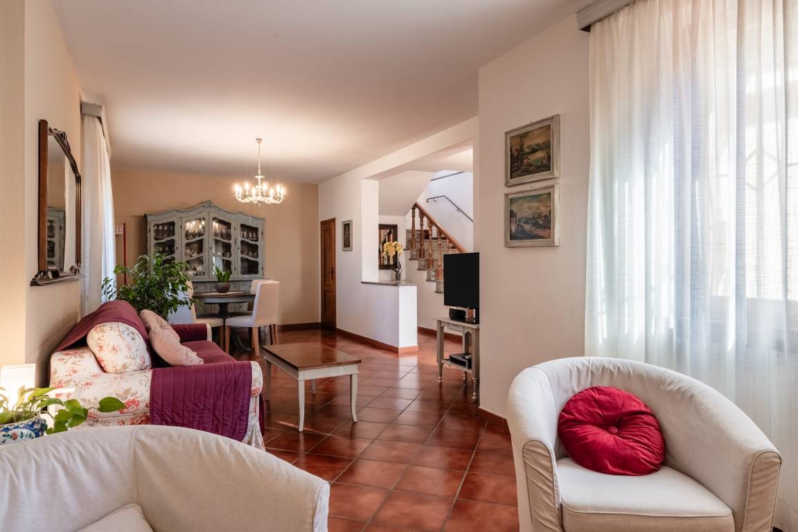 120 M² Apartment ∙ 3 Bedrooms ∙ 10 Guests - Lucca