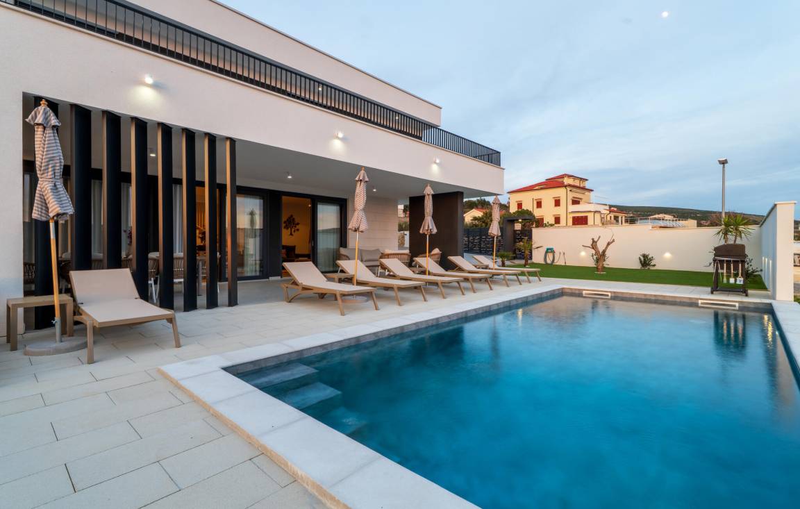 160 M² Maison De Vacances ∙ 3 Chambres ∙ 8 Personnes - Novalja