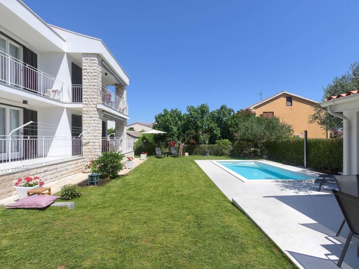 220 M² Ferienhaus ∙ 3 Schlafzimmer ∙ 7 Gäste - Pula