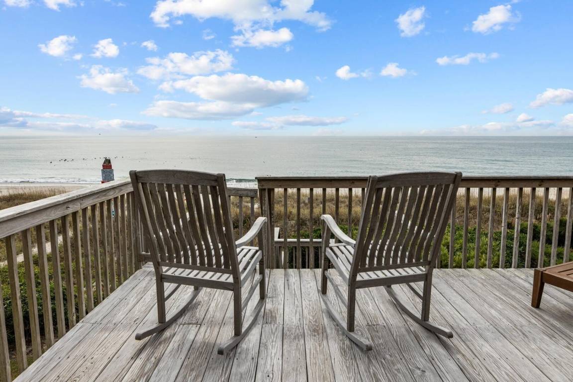 House ∙ 6 Bedrooms ∙ 14 Guests - Emerald Isle, NC