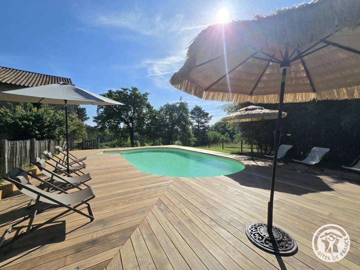 200 M² Cottage ∙ 5 Bedrooms ∙ 10 Guests - Brantôme
