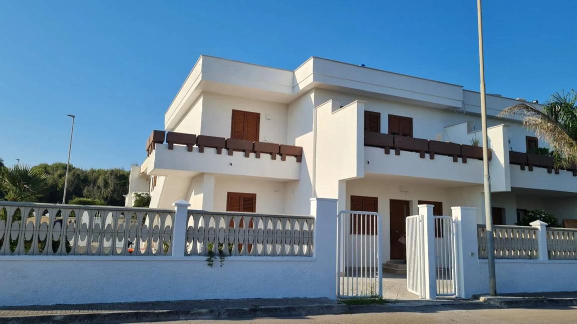 166 M² Villa ∙ 4 Bedrooms ∙ 8 Guests - Lecce