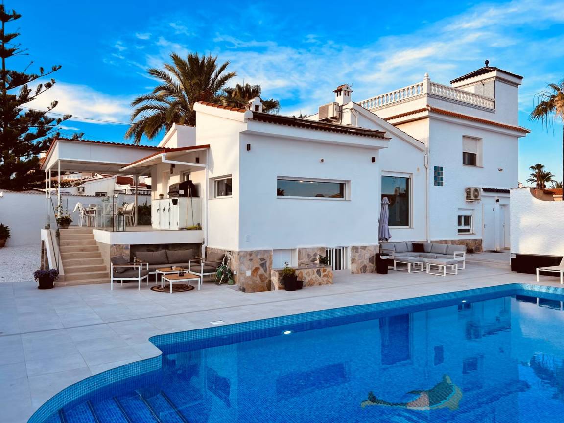 150 M² Ferienhaus ∙ 4 Schlafzimmer ∙ 10 Gäste - La Marina