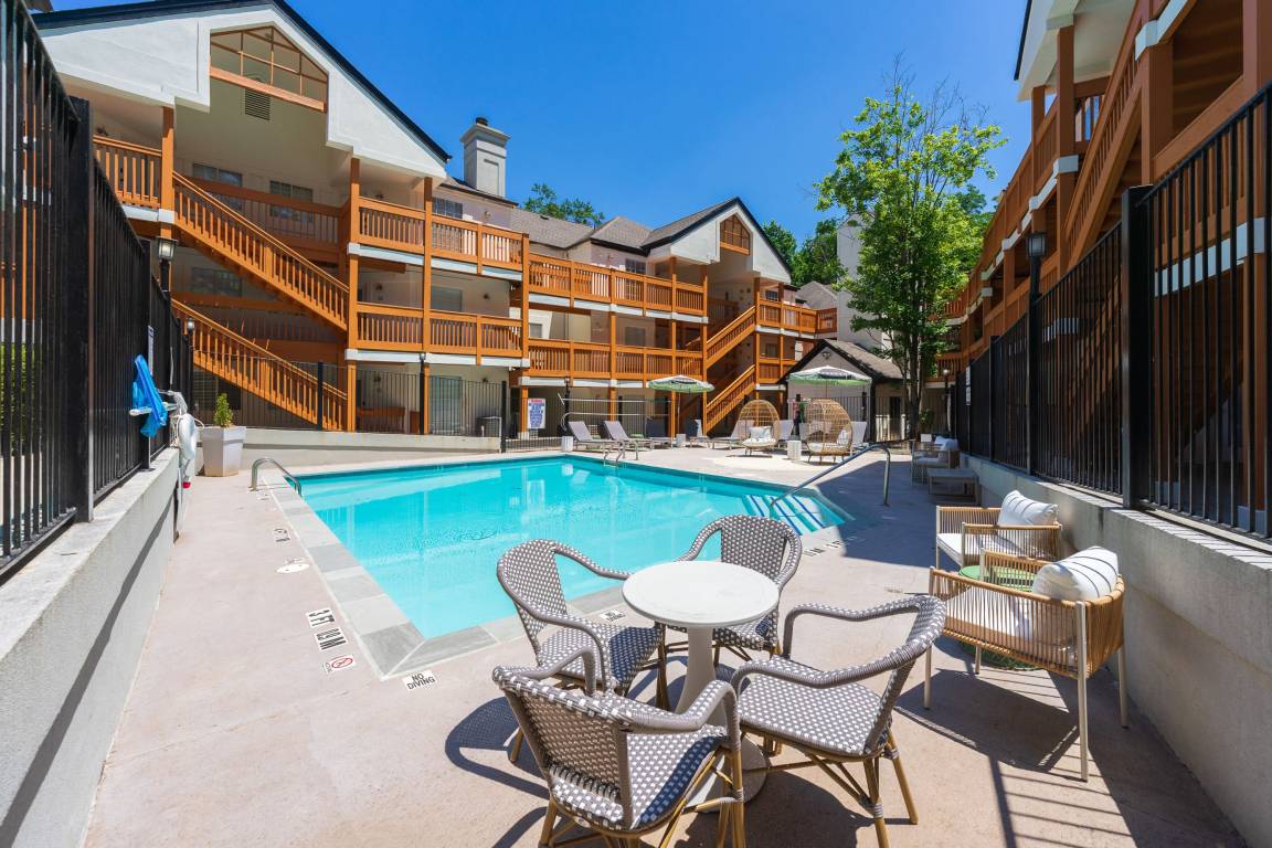 Apartment ∙ 2 Bedrooms ∙ 4 Guests - Decatur, GA