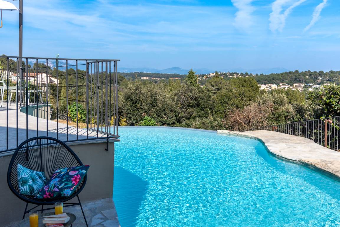 190 M² Villa ∙ 5 Chambres ∙ 9 Personnes - Antibes