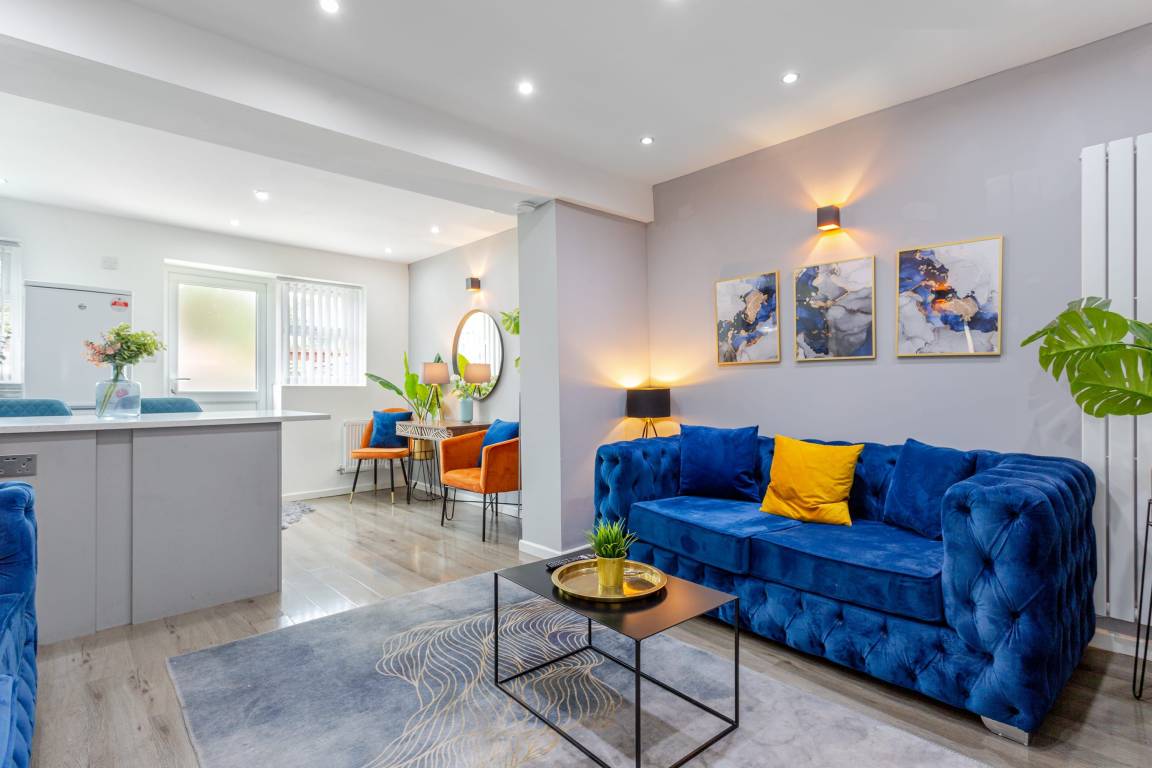 Apartment ∙ 4 Bedrooms ∙ 7 Guests - Manchester
