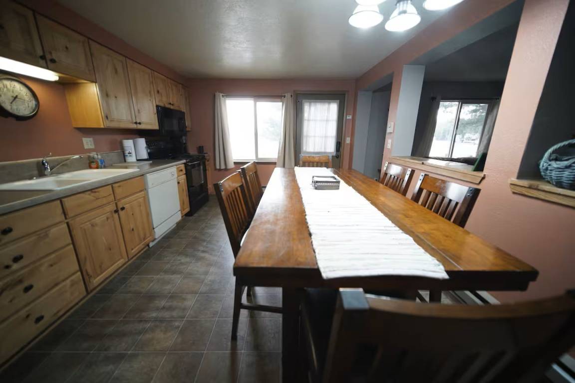 139 M² Talo ∙ 4 Makuuhuonetta ∙ 8 Vierasta - West Yellowstone