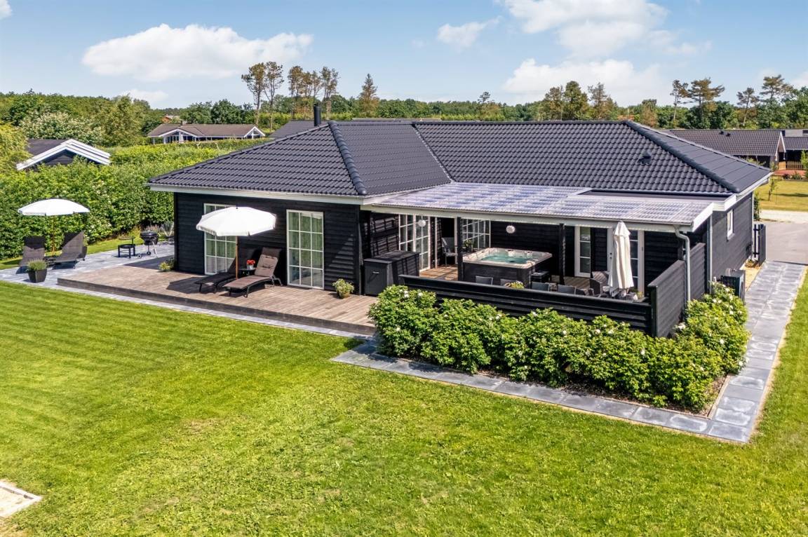 163 m&sup2; Ferienhaus 4 Schlafzimmer 10 G&auml;ste