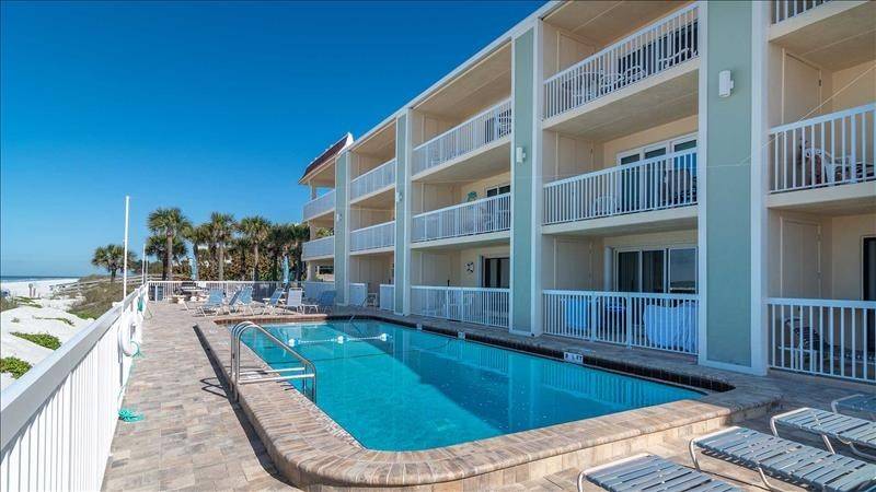 Condo ∙ 1 Bedroom ∙ 4 Guests - Indian Rocks Beach, FL