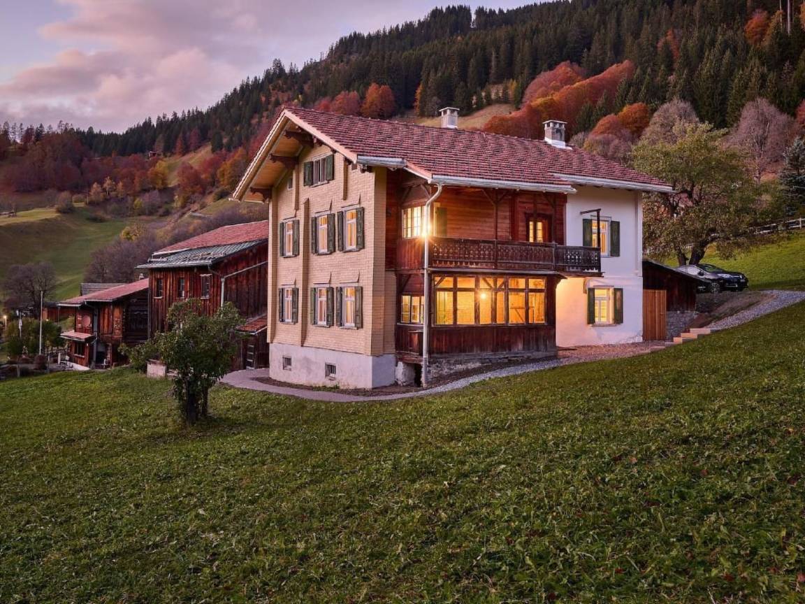 220 M² Ferienhaus ∙ 6 Schlafzimmer ∙ 12 Gäste - Klosters-Serneus