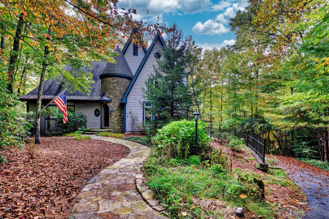House ∙ 3 Bedrooms ∙ 9 Guests - Lake Toxaway, NC