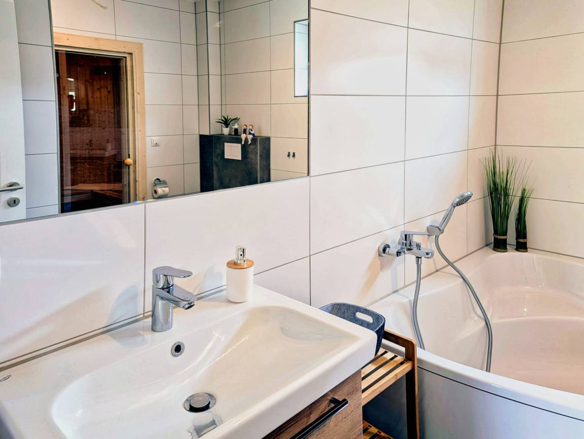 73 m² Ferienwohnung ∙ 2 Schlafzimmer ∙ 5 Gäste – Bild 7