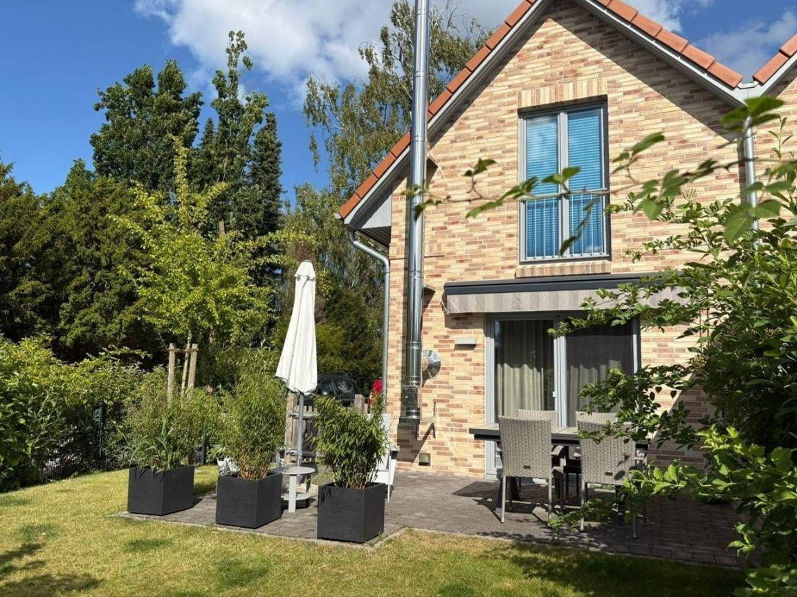 72 m² Ferienhaus ∙ 2 Schlafzimmer ∙ 4 Gäste – Bild 1