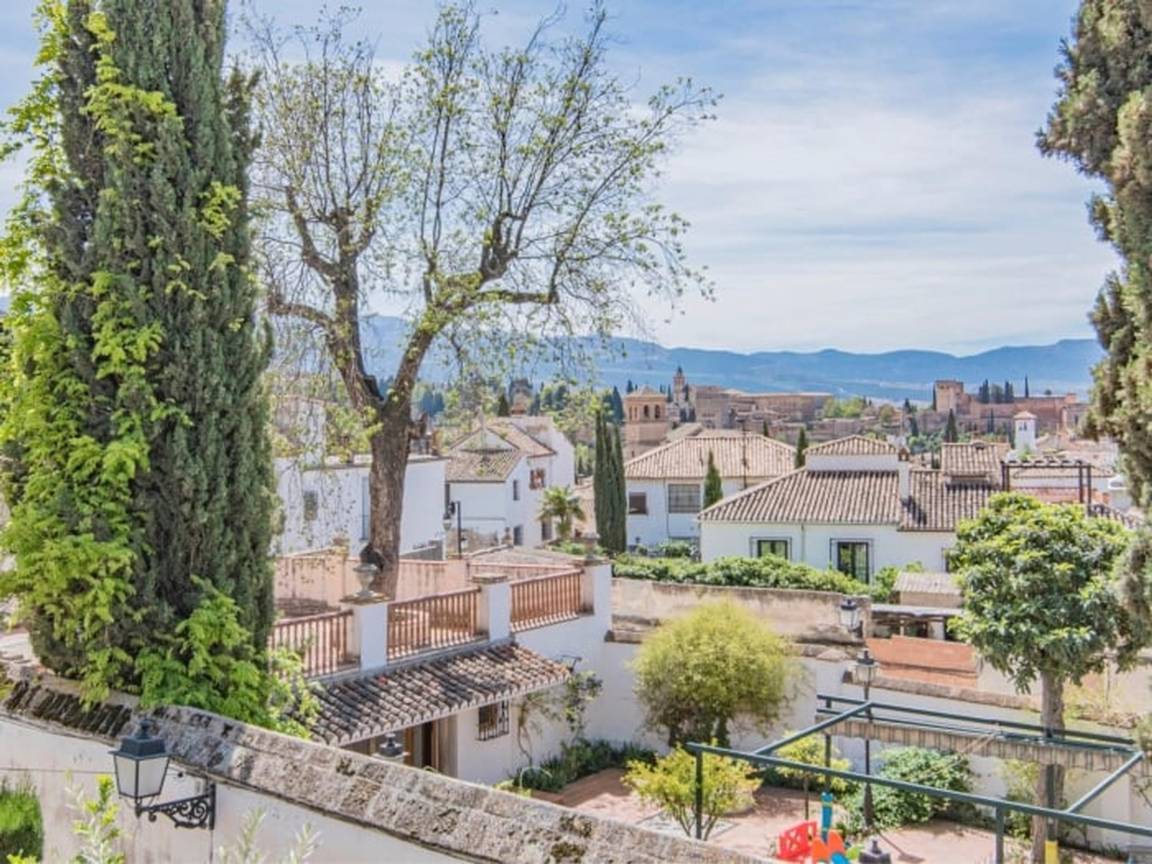 140 M² Apartment ∙ 4 Bedrooms ∙ 5 Guests - Granada