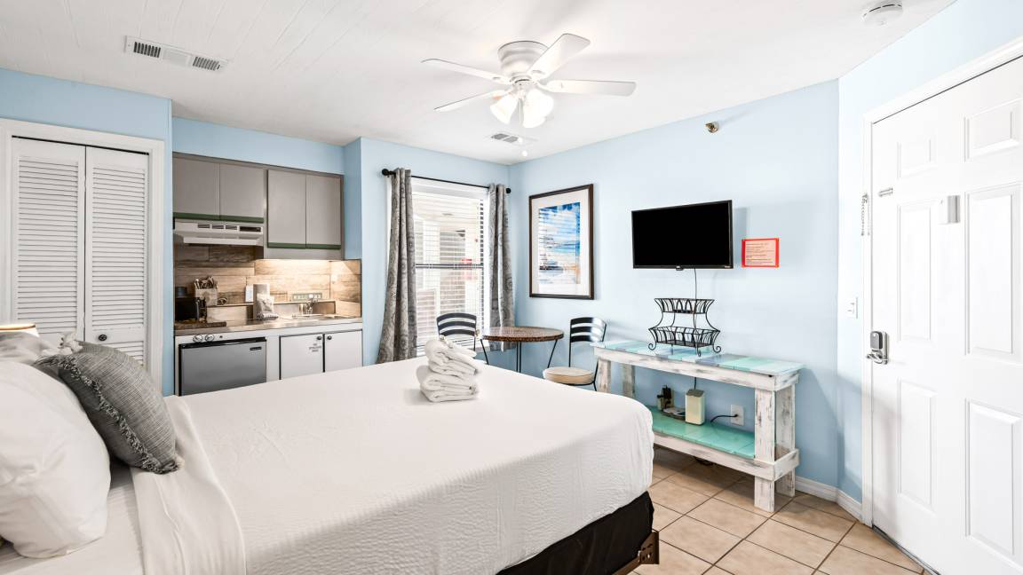 Apartment ∙ 2 Guests - Lower Grand Lagoon, FL