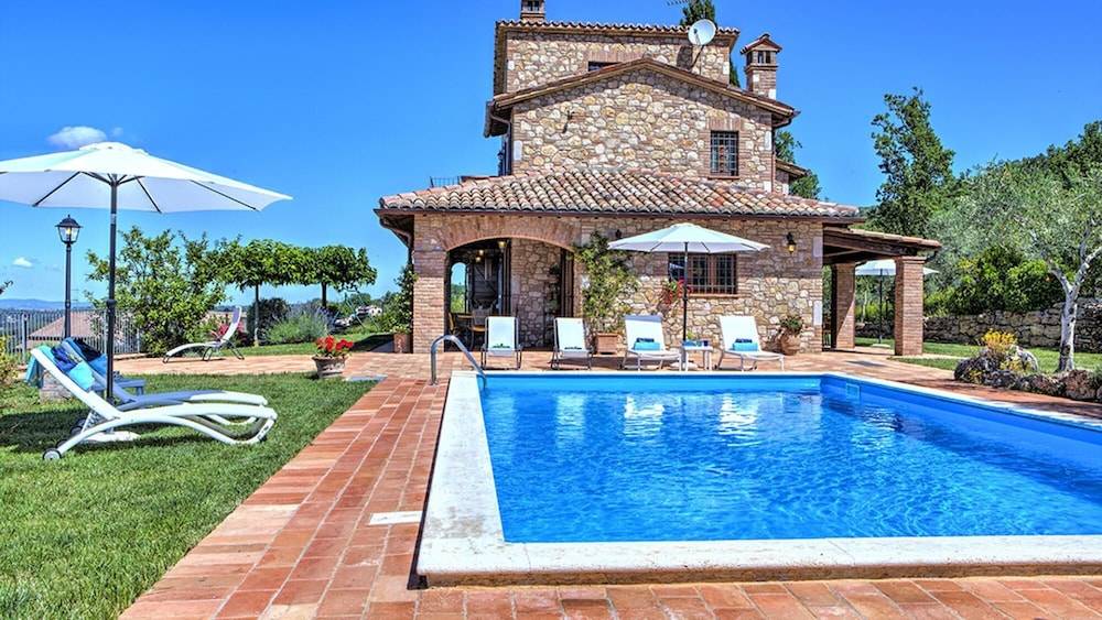 Casa a Massa Martana con piscina privata