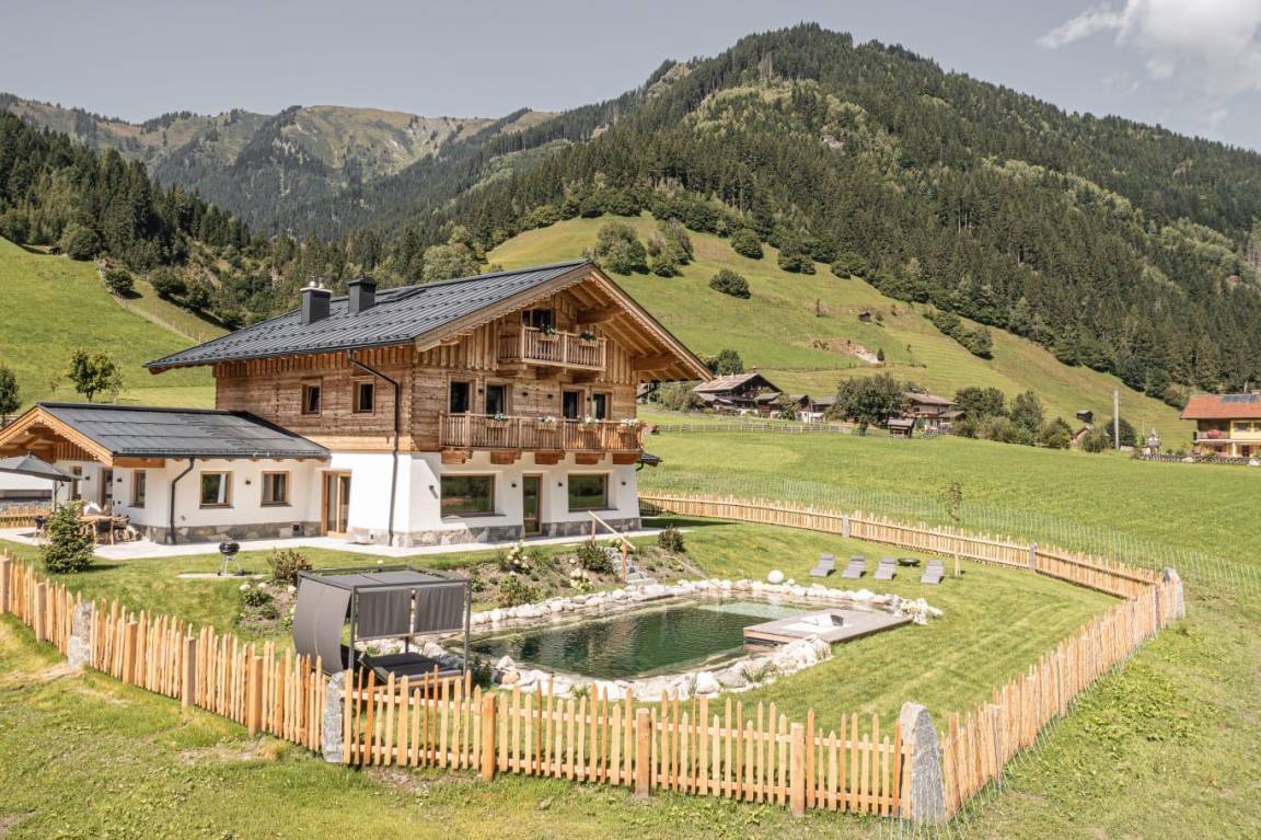 290 M² Ferienhaus ∙ 5 Schlafzimmer ∙ 10 Gäste - Goldegg