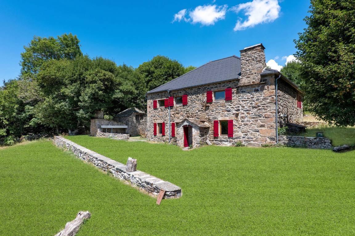 200 M² Maison De Vacances ∙ 4 Chambres ∙ 8 Personnes - Les Estables