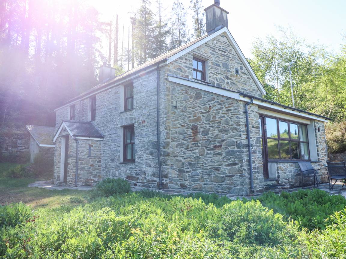 Cottage ∙ 3 Bedrooms ∙ 6 Guests - Portmeirion