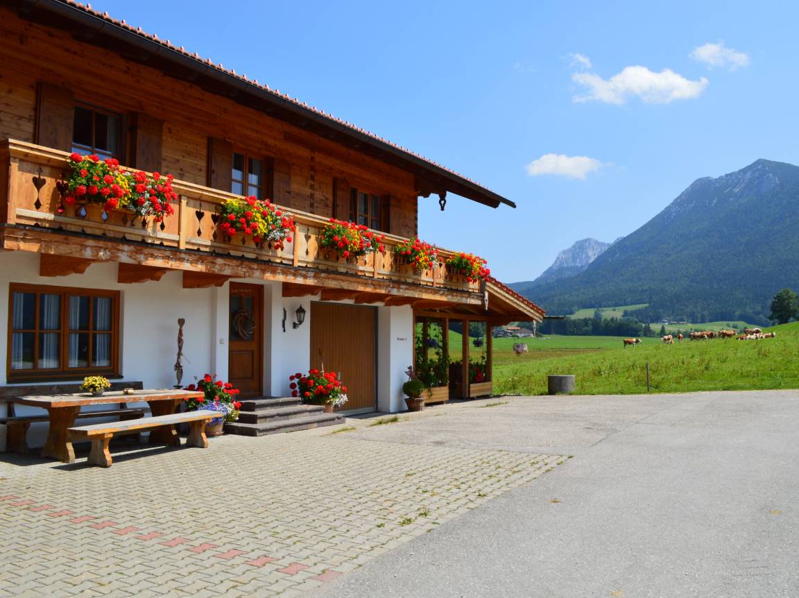 67 M² Ferienwohnung ∙ 2 Schlafzimmer ∙ 4 Gäste - Inzell