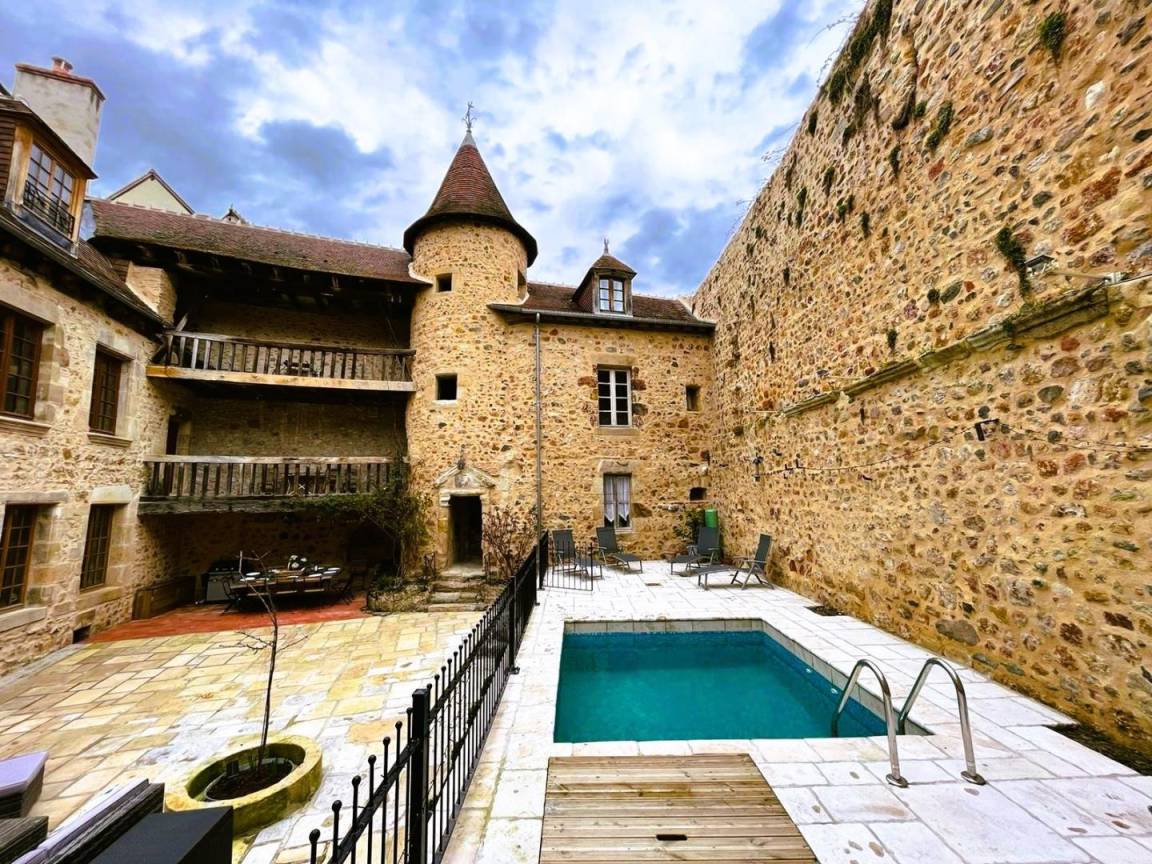 350 m&sup2; G&icirc;te 6 Schlafzimmer 12 G&auml;ste