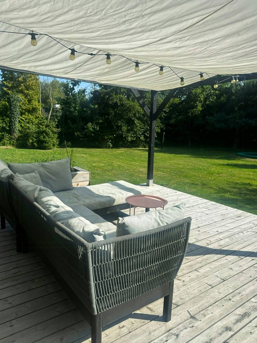 Sommerhus med orangeri og frodig have på Falster
