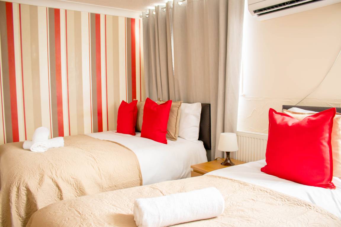 125 M² Maison De Vacances ∙ 5 Chambres ∙ 11 Personnes - Kent