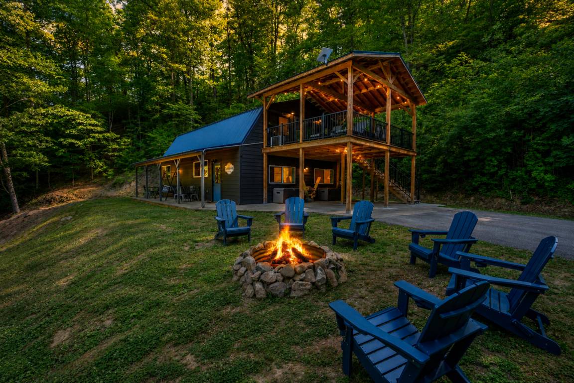 184 M² Cabin ∙ 3 Bedrooms ∙ 8 Guests - Chimney Rock, NC
