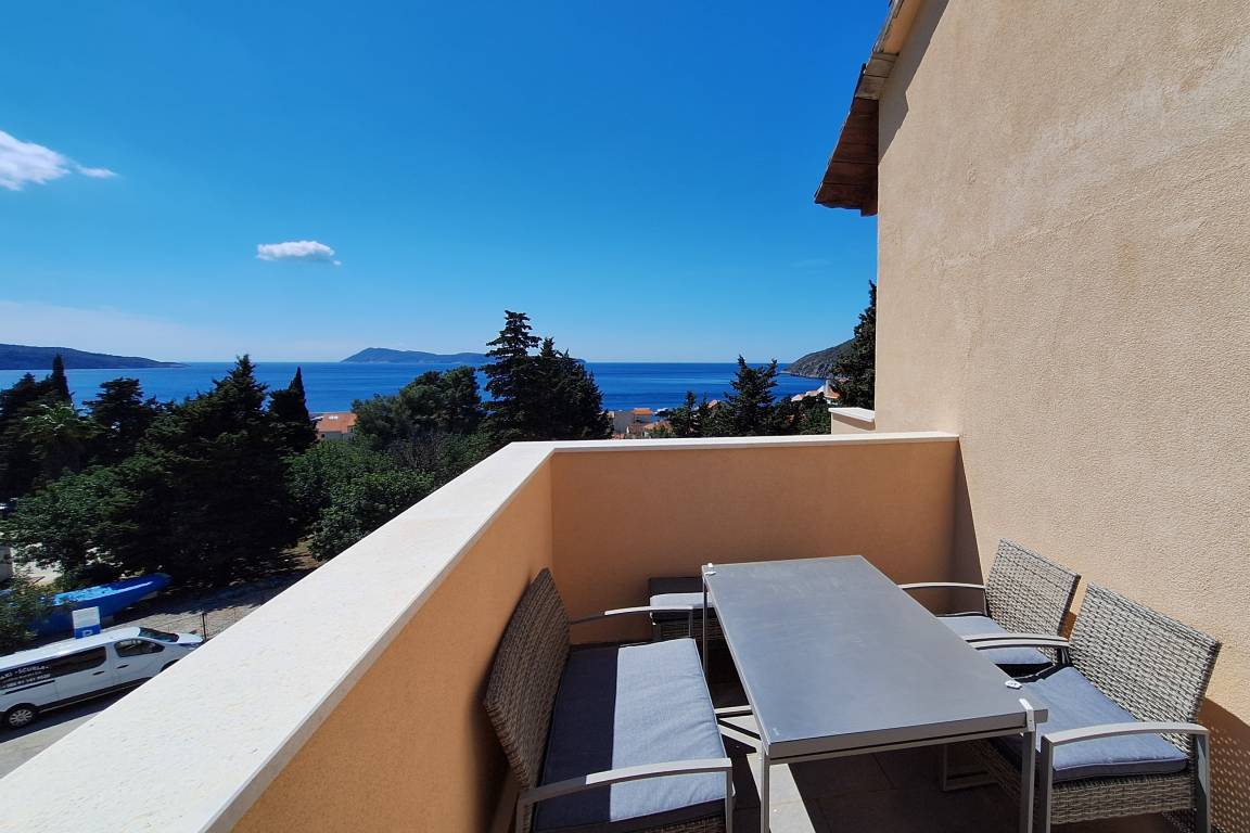68 M² Apartment ∙ 2 Bedrooms ∙ 6 Guests - Komiža