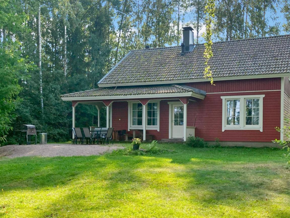102 M² Talo ∙ 3 Makuuhuonetta ∙ 8 Vierasta - Hauho