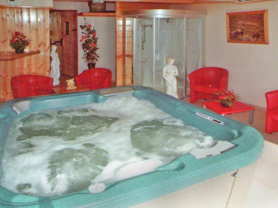 210 m² Chalet ∙ 6 Schlafzimmer ∙ 15 Gäste – Bild 9